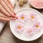 Die besten Hausmittel gegen brüchige Nägel und trockene Nagelhaut