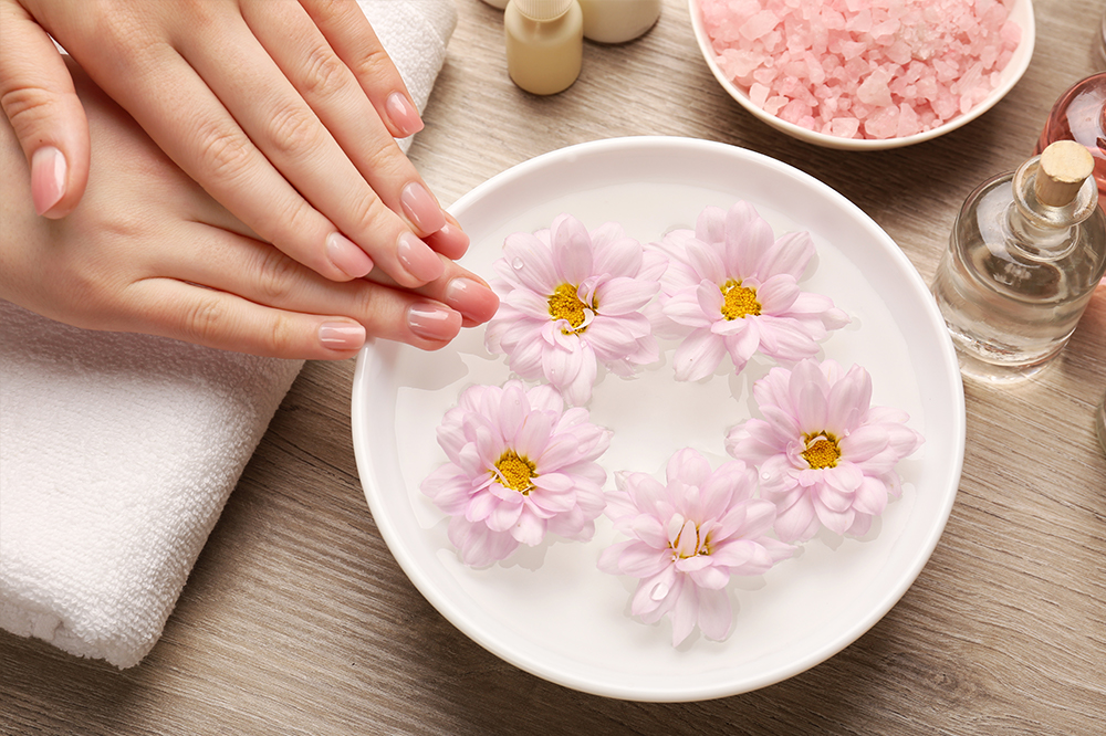 Die besten Hausmittel gegen brüchige Nägel und trockene Nagelhaut