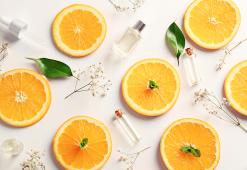 VITAMIN C. Enzyklopädie der schönen Haut