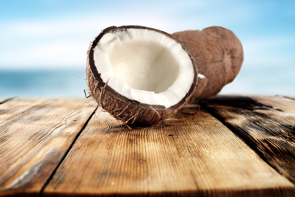 Unscheinbares Kokosöl – komplexe Pflege für Haare